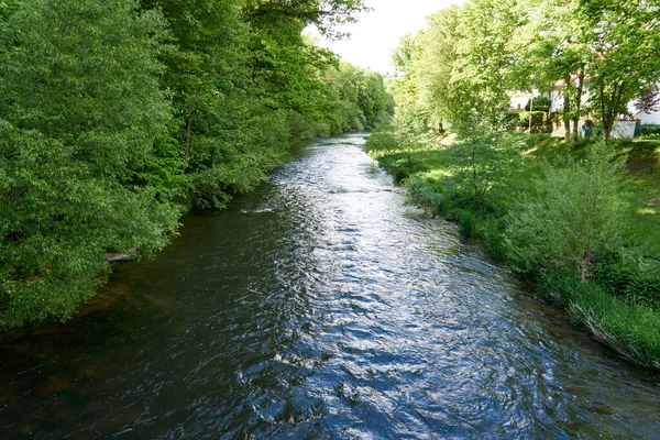 一张有河流的自然景观的照片 — 图库照片