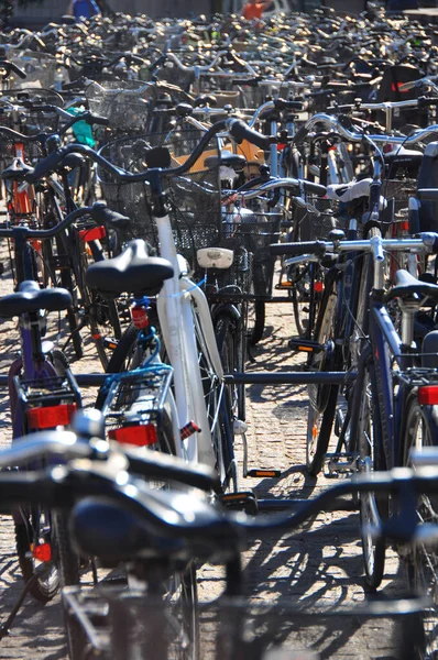 Copenhagen Denmark Μαΐου 2014 Τυπική Κοπεγχάγη Πλήθος Στάθμευσης Γεμάτο Ποδήλατα — Φωτογραφία Αρχείου
