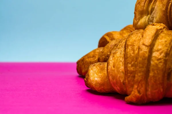 Primer Plano Croissants Recién Horneados — Foto de Stock