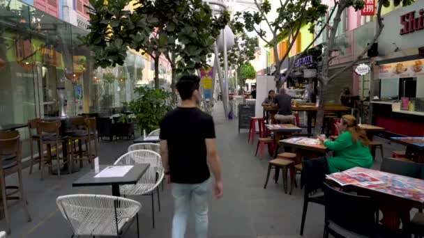 Singapore Mei 2021 Boot Quay Outdoor Bars Cafés Met Weinig — Stockvideo