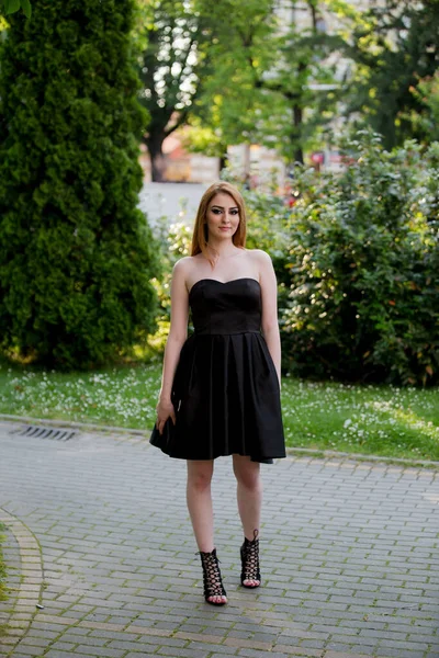 Caucasian Female Black Dress Posing Park — 스톡 사진