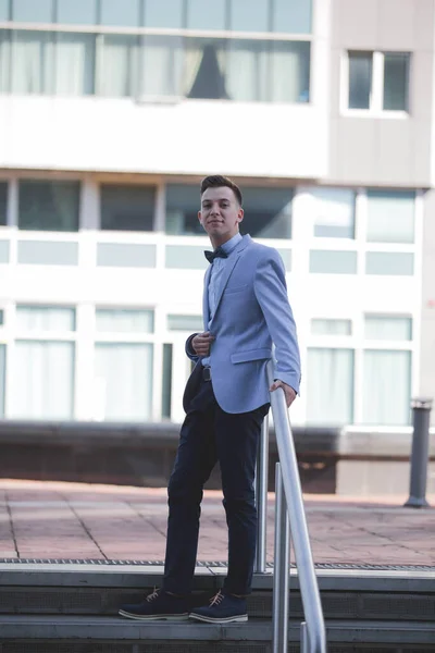 Vertical Shot Caucasian Male Suit Posing Outdoors — Stock Photo, Image