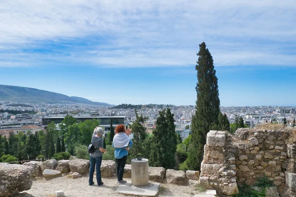 Крупный План Туристов Акрополе Афин Грине — стоковое фото