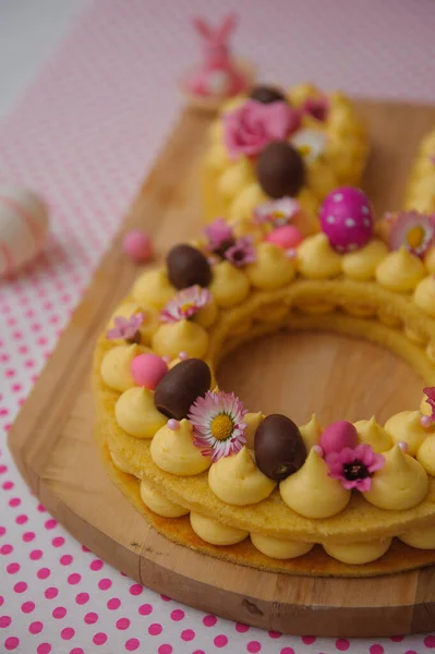 Vertical Shot Cookie Decorations Form Bunny Wooden Board — Stock Photo, Image