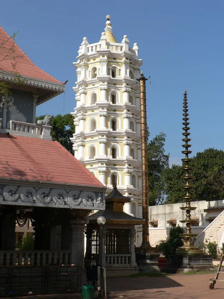 Eine Vertikale Aufnahme Des Mahalasa Narayani Tempels Mardol Indien — Stockfoto