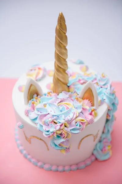 Plano Vertical Pastel Cumpleaños Colorido Con Una Decoración Unicornio — Foto de Stock