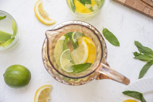 Photo See Overlay Shot Lemonade Jar Pieces Lemon Lime Mint — Stock Photo, Image