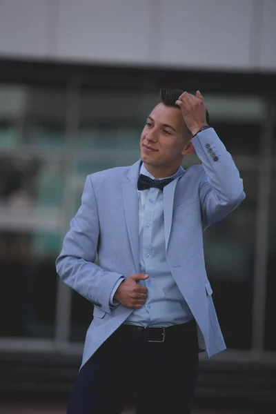 Handsome Male Suit Posing Outdoors — Stock Photo, Image