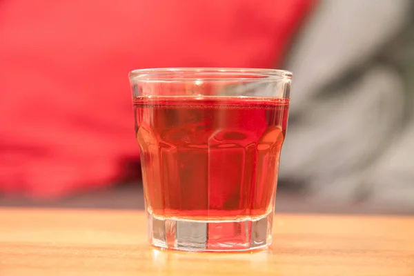 Closeup Shot Red Cocktailon Wooden Table — Stock Photo, Image