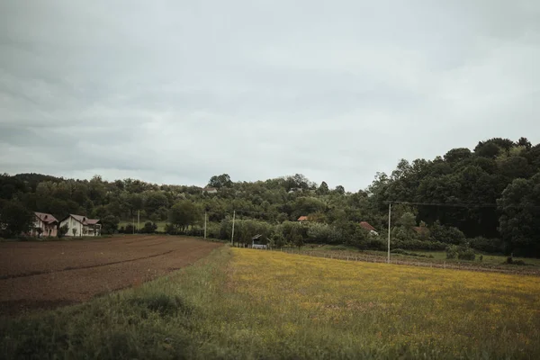 Uma Bela Paisagem Rural Com Casas Campo Terras Agrícolas — Fotografia de Stock