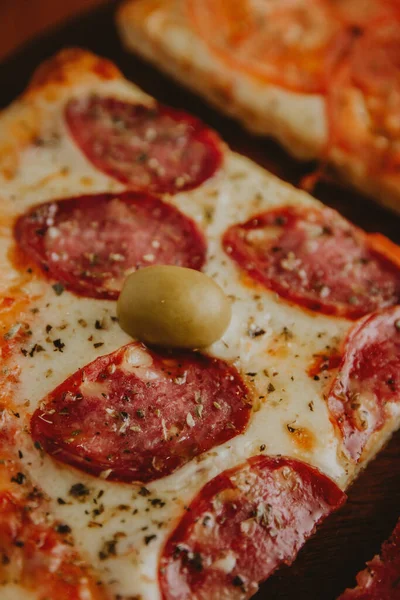Primer Plano Deliciosa Apetitosa Pizza Pepperoni —  Fotos de Stock