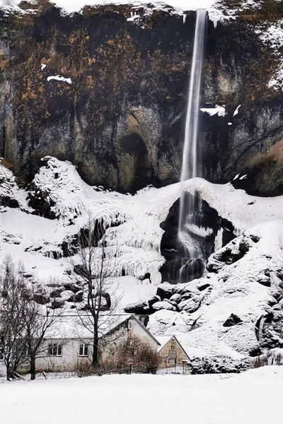 Gljufrabui Cascada Secreta Escondida Una Cueva —  Fotos de Stock