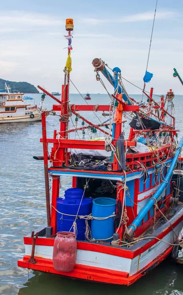 Plan Vertical Bateau Pêche Désorganisé Mer Thaïlande — Photo