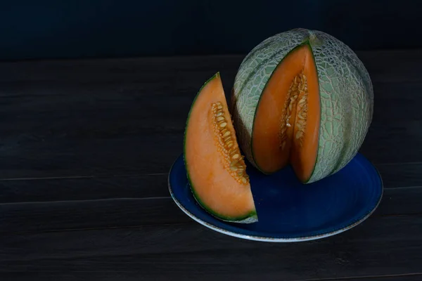 Kantaloupe Melon Svart Bakgrund Mörk Mat — Stockfoto