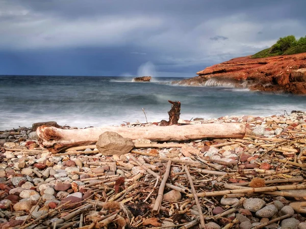 Steinstrand Auf Mallorca Mit Rauer See Und Sturm Himmel — Stockfoto