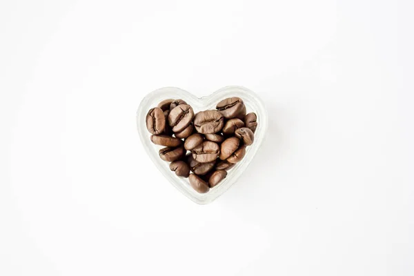 Снимок Кофейных Зерен Форме Сердца Изолированного Белом Фоне — стоковое фото