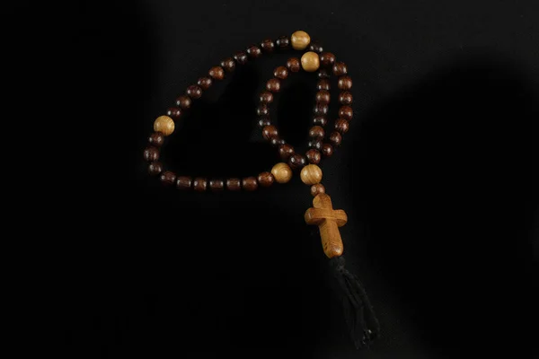 Closeup Wooden Cross Necklace Black Background — Stock Photo, Image