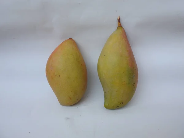 Primer Plano Fruta Mango Crudo Totapuri Aislada Sobre Fondo Blanco — Foto de Stock