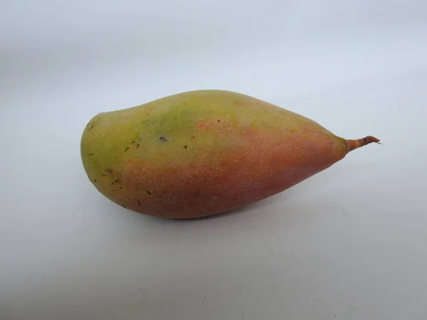 Eine Nahaufnahme Einer Totapuri Mango Frucht Isoliert Auf Weißem Hintergrund — Stockfoto