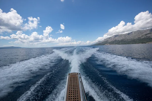 Una Vista Panorámica Barco Mar Korcula Croacia Sobre Fondo Cielo — Foto de Stock
