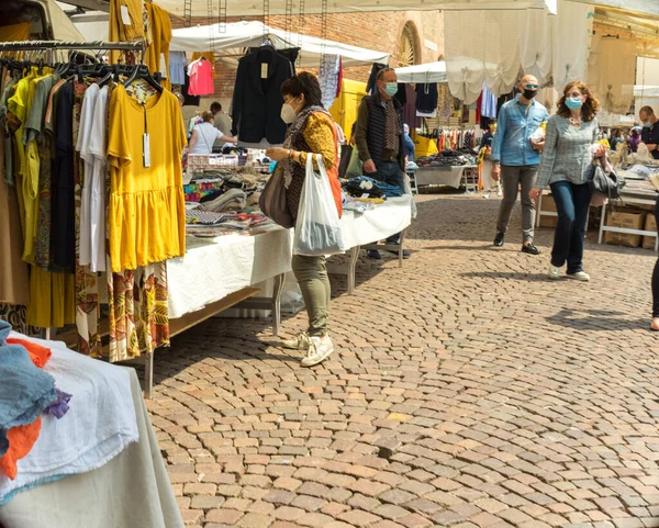 Cremona Itálie Červen 2021 Lidé Kupují Zboží Potraviny Otevřeném Městském — Stock fotografie