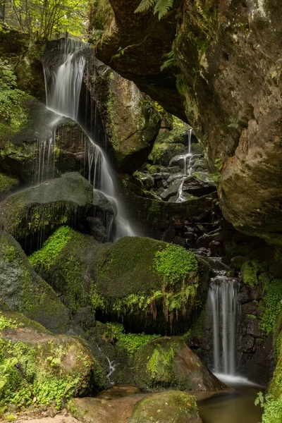 德国萨克森瑞士国家公园Bad Schandau附近Kirnitzsch山谷的Lichtenhainer瀑布 — 图库照片