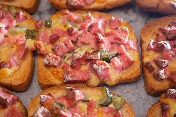 Hög Vinkel Skott Pizza Rostat Bröd — Stockfoto