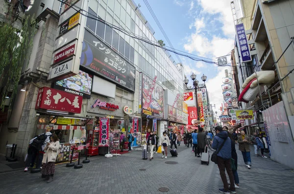 2019年12月10日 2019年12月3日 大阪の道頓堀通りを訪れる人々 道頓堀は大阪の主要な歓楽街です — ストック写真