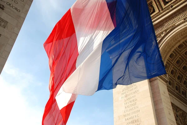 Französische Flagge Unter Und Triomphe Paris Frankreich — Stockfoto