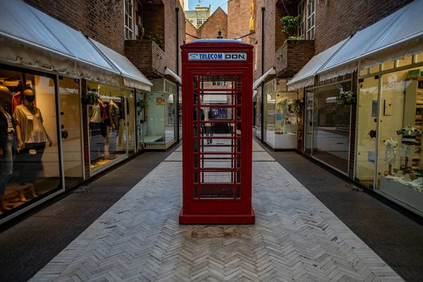 Rosario Argentina Oct 2020 Red Telephone Box Angel Garcia Pedestrian — Stock Photo, Image