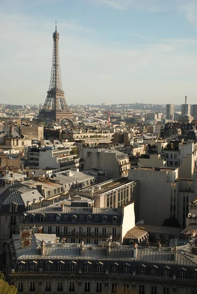 Над Дахами Парижа Ейфелевою Вежею Франція — стокове фото