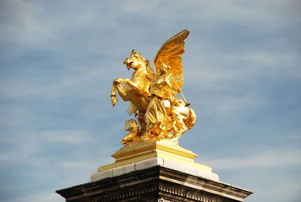 Zlatá Socha Koněm Molu Pont Alexandre Paříži Francie — Stock fotografie
