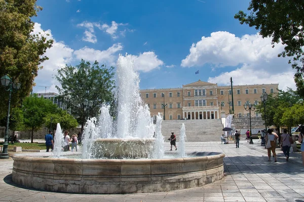 Athens Greece May 2021 Syntagma Square Fountain Greek Parliament Spring — Stock Photo, Image