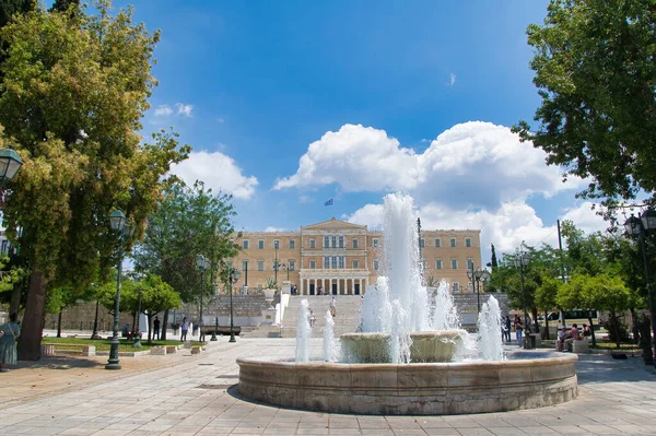 Athens Greece May 2021 Syntagma Square Fountain Greek Parliament Spring — Stock Photo, Image
