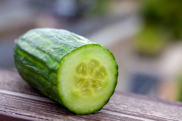 Eine Nahaufnahme Einer Geschnittenen Gurke — Stockfoto