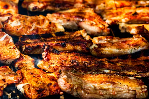 Deliciosa Variedad Sabrosa Carne Parrilla Que Cocina Una Parrilla Carbón — Foto de Stock