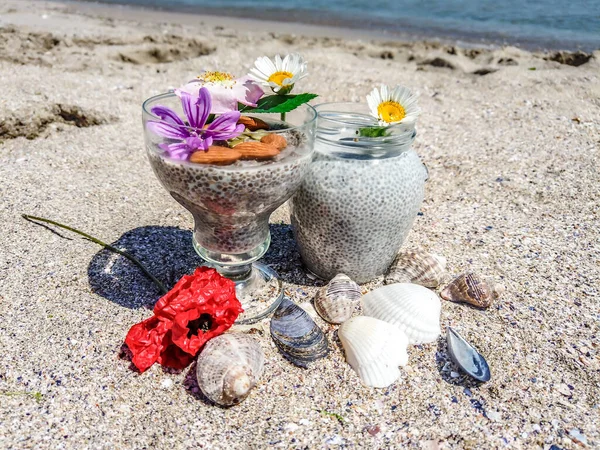 Closeup Shot Chia Seed Pudding Made Almond Milk Beach Background — Zdjęcie stockowe