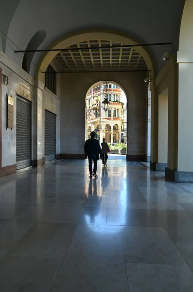 Torino Italië Jun 2021 Glimp Van Typische Arcades Kasteelplein Turijn — Stockfoto