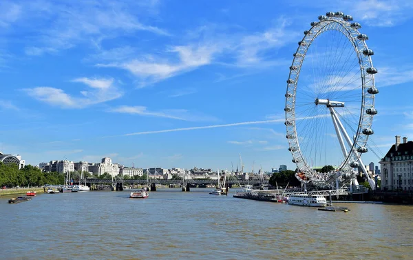 Лондон Объединенное Королевство Августа 2015 Года Колесо Обозрения Лондоне Рядом — стоковое фото