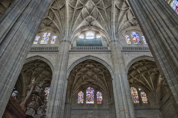 Low Angle Shot Interior Gothic Architecture Cathedral Segovia Spain — Stockfoto