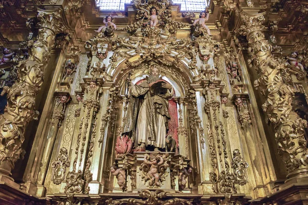 Closeup Shot Altarpiece Gold Leaf Carving Apostle Santiago Segovia Cathedral — Zdjęcie stockowe
