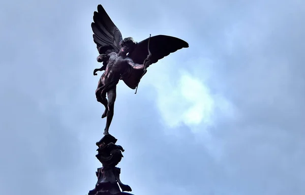 Londo United Kingdom Aug 2015 Statue Angel Anteros Top Shaftesbury — Fotografia de Stock