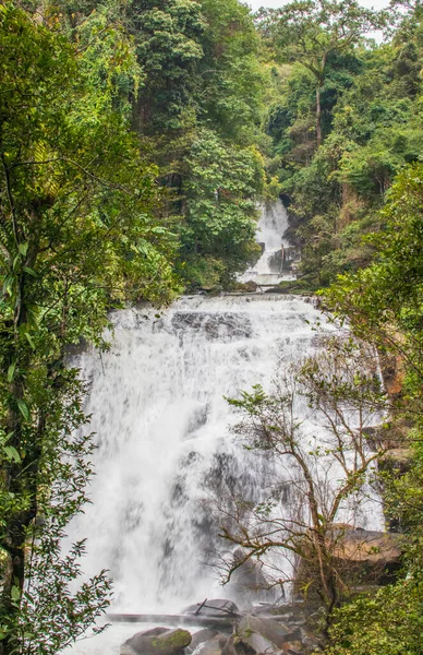 Vertical Shot Waterfall Doi Inthanon Chiang Mai Province Thailand — Foto Stock