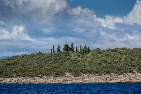 克罗地亚 一片多云的天空背景上美丽的风景 — 图库照片