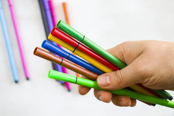 Nahaufnahme Einer Hand Die Bunte Filzstifte Hält — Stockfoto