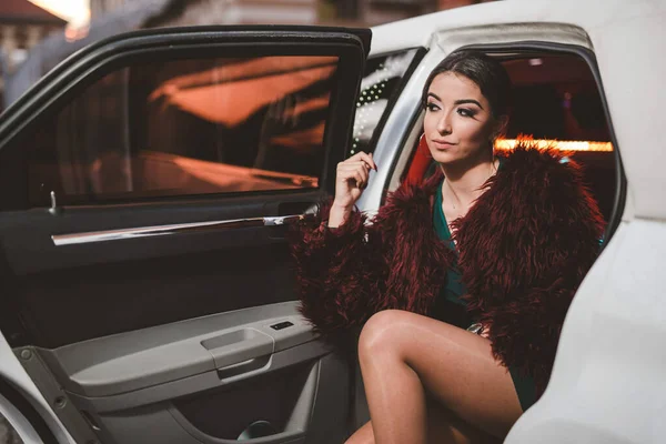 Brunette Caucasian Female Posing Sitting Limo — Stock Photo, Image