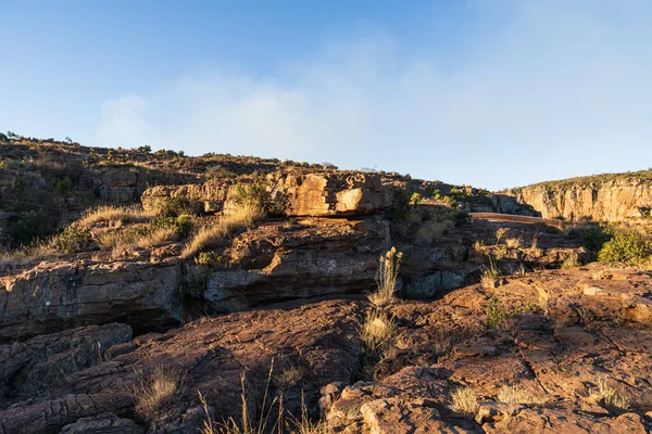 Deserted Area Sparse Vegetation Massive Rocks — Stock fotografie