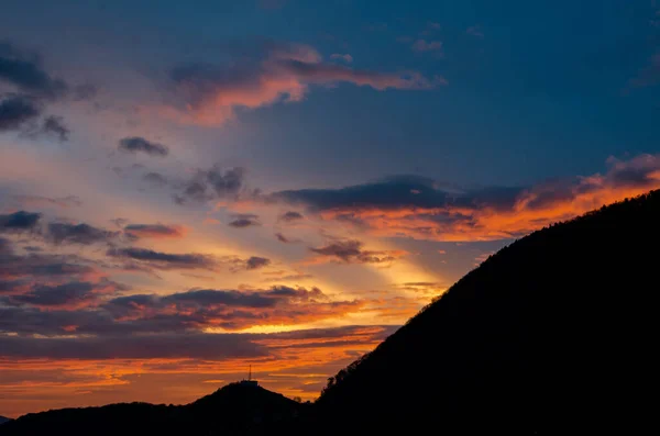 Landscape Hill Silhouettes Cloudy Sky Beautiful Sunset Evening — Fotografia de Stock