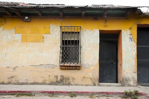 Входная Дверь Фасад Домов Колониальном Городе Антигуа Гватемала Детали Испанской — стоковое фото
