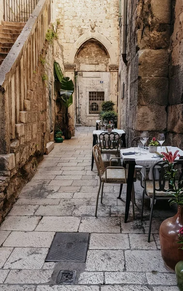 Empty Tables Restaurant Set Idyllic Old Street City Split Croatia — Φωτογραφία Αρχείου